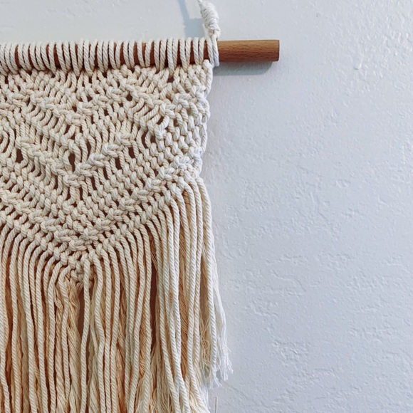 Hand made macrame wall hanging - one of a kind - Picture 2 of 4